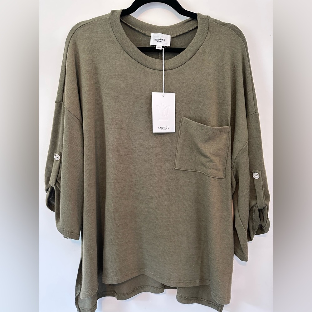 NWT ANDREE BY UNIT 3/4 Sleeve Top Size M